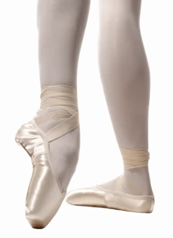 RClass Arpeggia Pointe Shoe Medium Shank