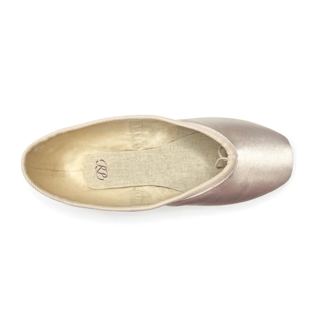 Russian Pointe Akoya U-Cut with Drawstring. Pointe Shoe